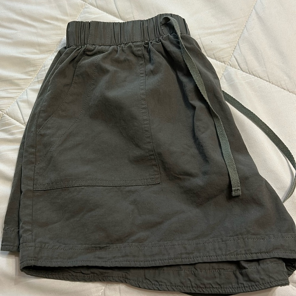 Olive green shorts - Picture 1 of 4